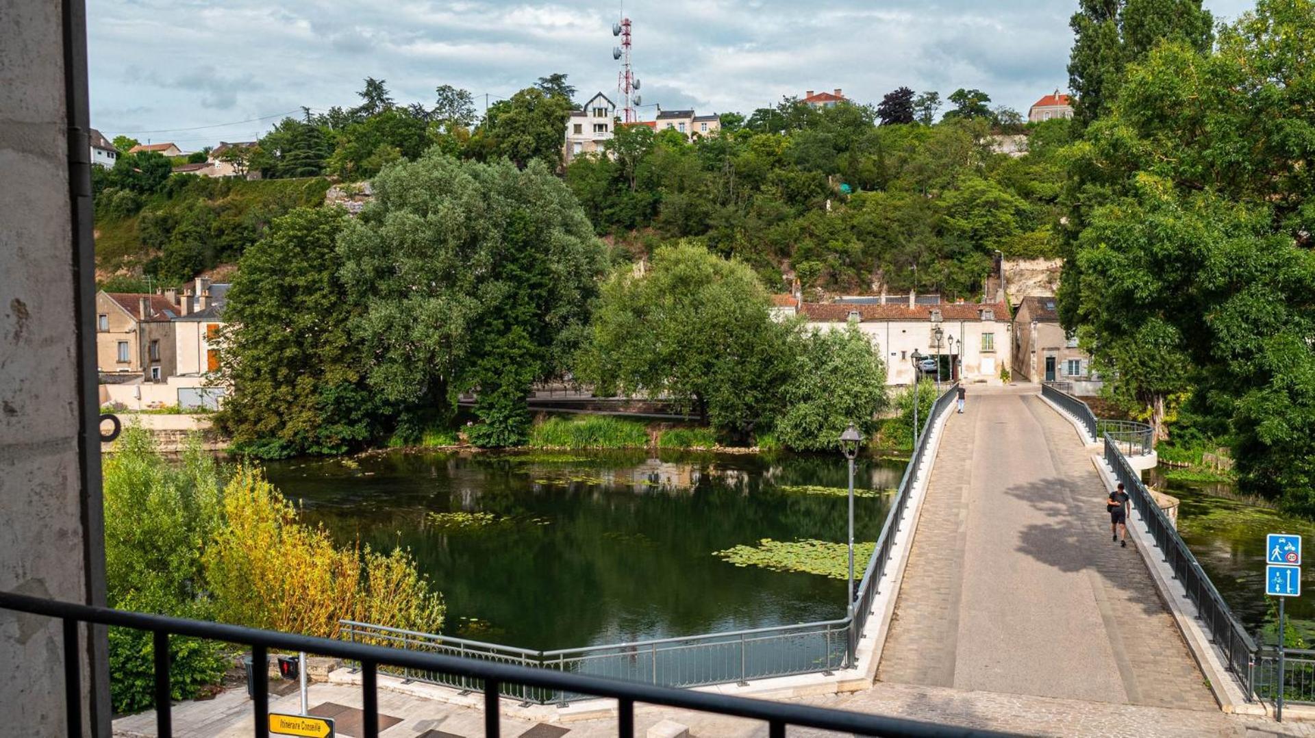 Apartmán Les Rives Du Clain - Sublime T4 Au Bord De L'Eau Poitiers Exteriér fotografie